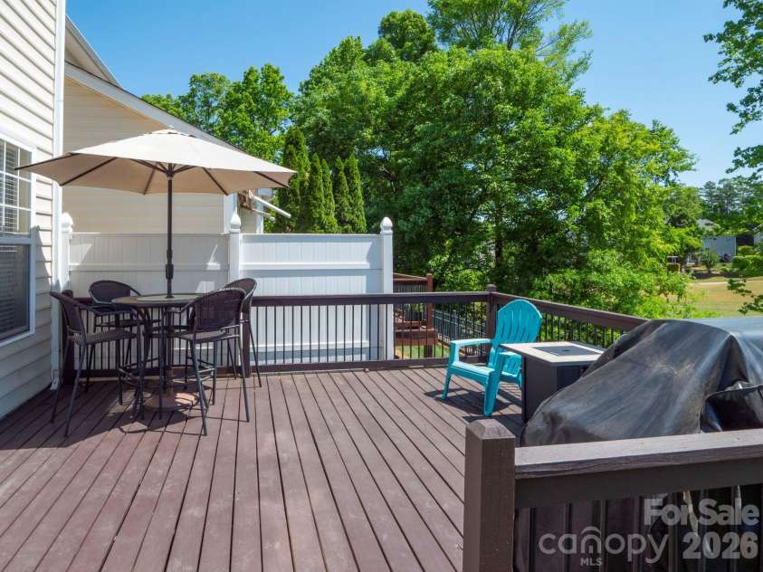 8444 Brookings Drive, Charlotte, NC 28269.  MLS# CAR4373554, YatesRealty ID 27320. 