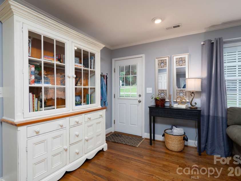 1018 Kentucky Street, Kannapolis, NC 28083.  MLS# CAR4386943, YatesRealty ID 27321. 