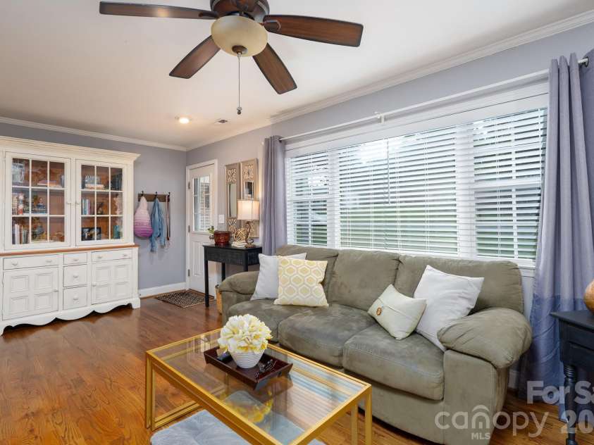 1018 Kentucky Street, Kannapolis, NC 28083.  MLS# CAR4386943, YatesRealty ID 27321. 