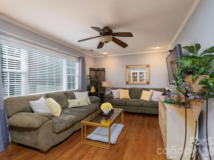 1018 Kentucky Street, Kannapolis, NC 28083.  MLS# CAR4386943, YatesRealty ID 27321. 