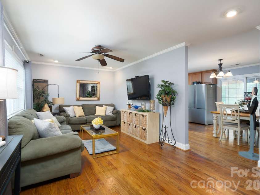 1018 Kentucky Street, Kannapolis, NC 28083.  MLS# CAR4386943, YatesRealty ID 27321. 
