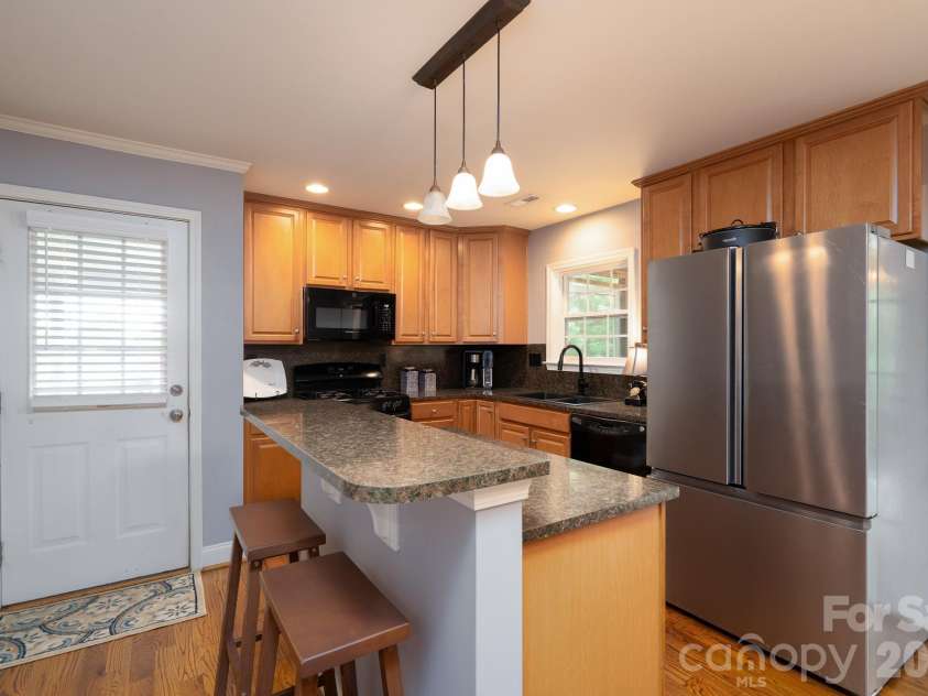 1018 Kentucky Street, Kannapolis, NC 28083.  MLS# CAR4386943, YatesRealty ID 27321. 