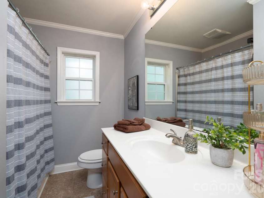 1018 Kentucky Street, Kannapolis, NC 28083.  MLS# CAR4386943, YatesRealty ID 27321. 