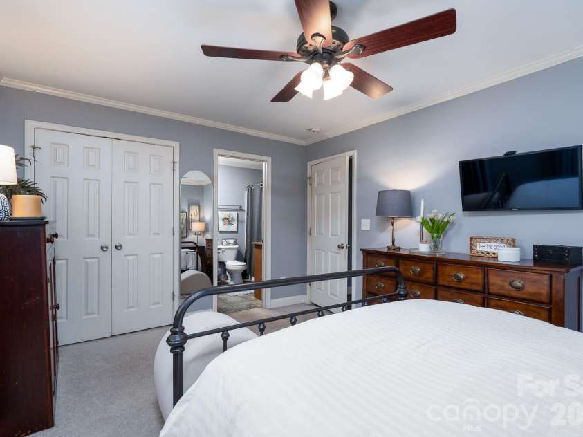 1018 Kentucky Street, Kannapolis, NC 28083.  MLS# CAR4386943, YatesRealty ID 27321. 