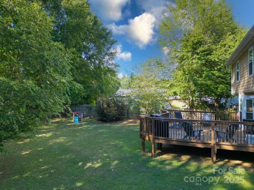 13101 Seascape Lane, Charlotte, NC 28278.  MLS# CAR4276893, YatesRealty ID 27322. 