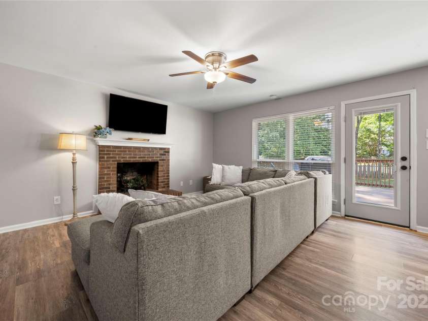 13101 Seascape Lane, Charlotte, NC 28278.  MLS# CAR4276893, YatesRealty ID 27322. 