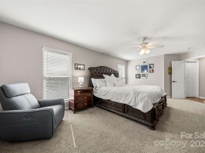 13101 Seascape Lane, Charlotte, NC 28278.  MLS# CAR4276893, YatesRealty ID 27322. 