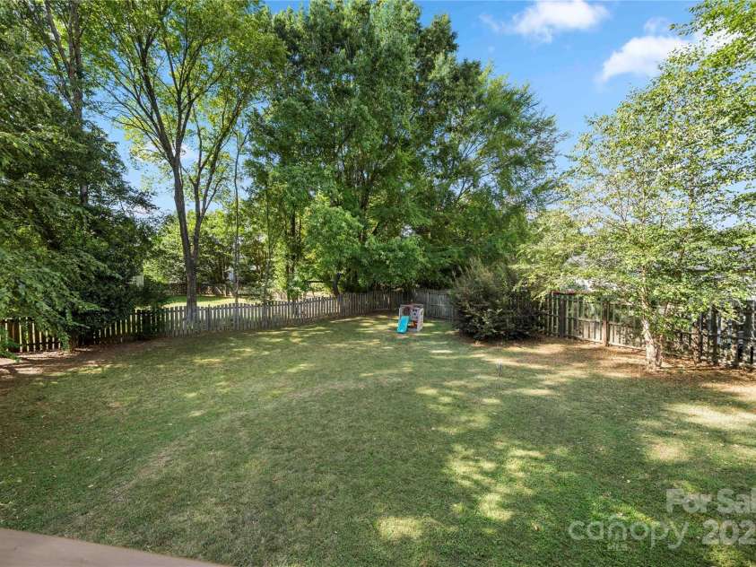 13101 Seascape Lane, Charlotte, NC 28278.  MLS# CAR4276893, YatesRealty ID 27322. Great backyard