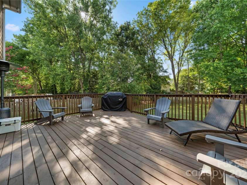 13101 Seascape Lane, Charlotte, NC 28278.  MLS# CAR4276893, YatesRealty ID 27322. Huge deck