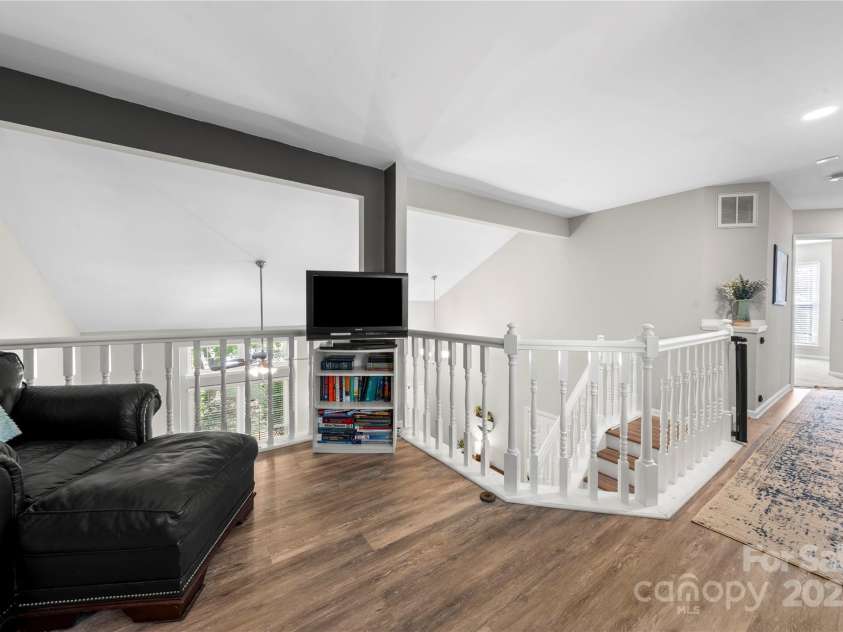 13101 Seascape Lane, Charlotte, NC 28278.  MLS# CAR4276893, YatesRealty ID 27322. Loft area cont
