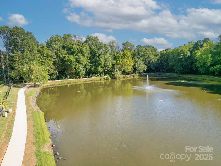 13101 Seascape Lane, Charlotte, NC 28278.  MLS# CAR4276893, YatesRealty ID 27322. Park walking trail