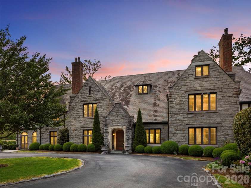 436 Vanderbilt Road, Biltmore Forest, NC 28803.  MLS# CAR4383346, YatesRealty ID 27322. 