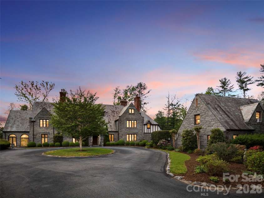 436 Vanderbilt Road, Biltmore Forest, NC 28803.  MLS# CAR4383346, YatesRealty ID 27322. 