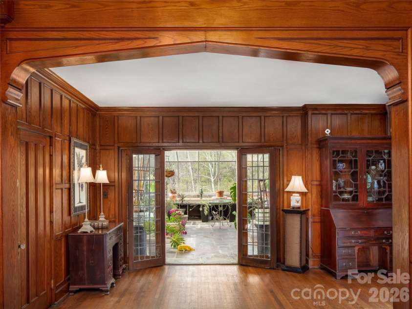 436 Vanderbilt Road, Biltmore Forest, NC 28803.  MLS# CAR4383346, YatesRealty ID 27322. 