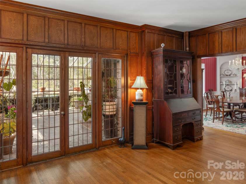 436 Vanderbilt Road, Biltmore Forest, NC 28803.  MLS# CAR4383346, YatesRealty ID 27322. 