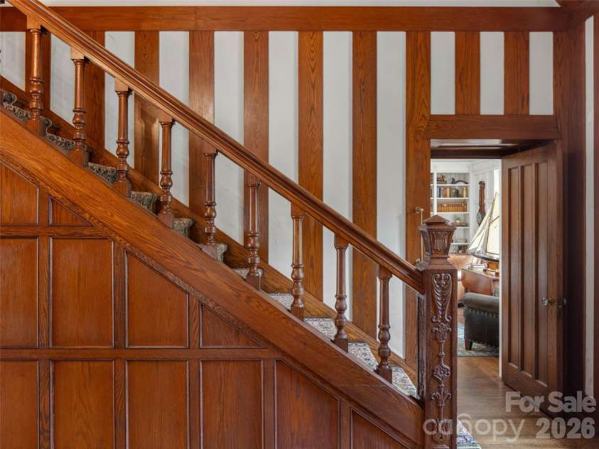 436 Vanderbilt Road, Biltmore Forest, NC 28803.  MLS# CAR4383346, YatesRealty ID 27322. 