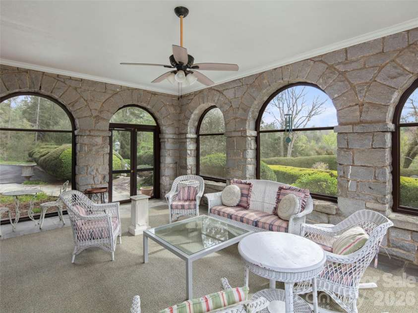 436 Vanderbilt Road, Biltmore Forest, NC 28803.  MLS# CAR4383346, YatesRealty ID 27322. 