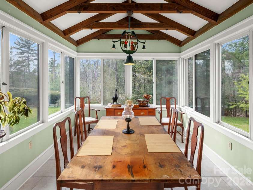 436 Vanderbilt Road, Biltmore Forest, NC 28803.  MLS# CAR4383346, YatesRealty ID 27322. 