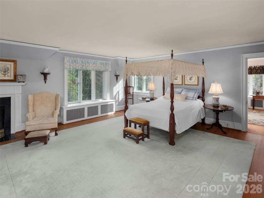 436 Vanderbilt Road, Biltmore Forest, NC 28803.  MLS# CAR4383346, YatesRealty ID 27322. 