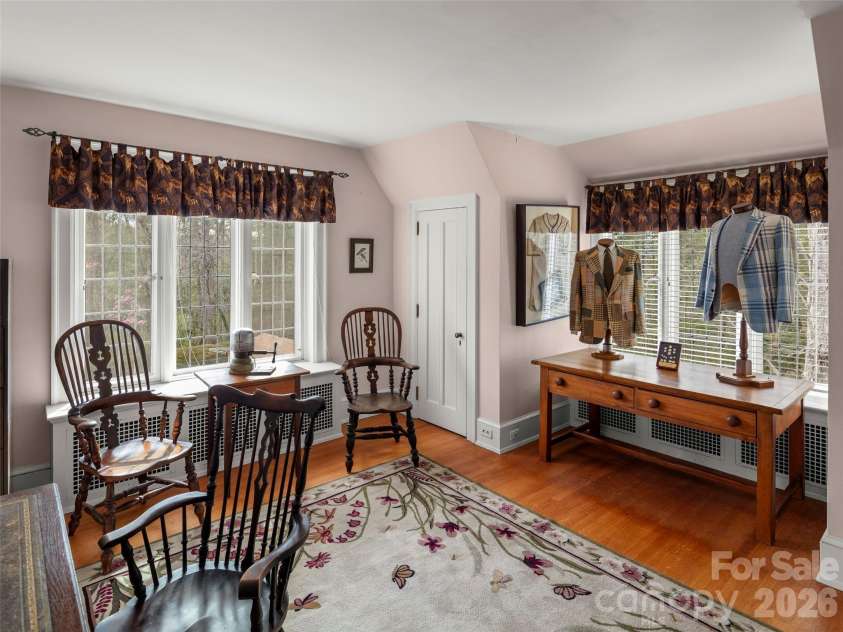 436 Vanderbilt Road, Biltmore Forest, NC 28803.  MLS# CAR4383346, YatesRealty ID 27322. 