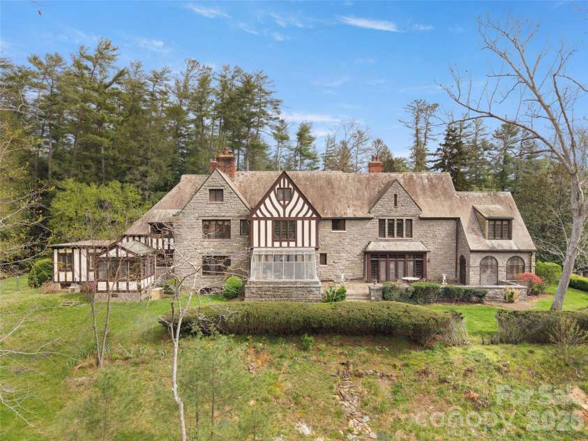 436 Vanderbilt Road, Biltmore Forest, NC 28803.  MLS# CAR4383346, YatesRealty ID 27322. 