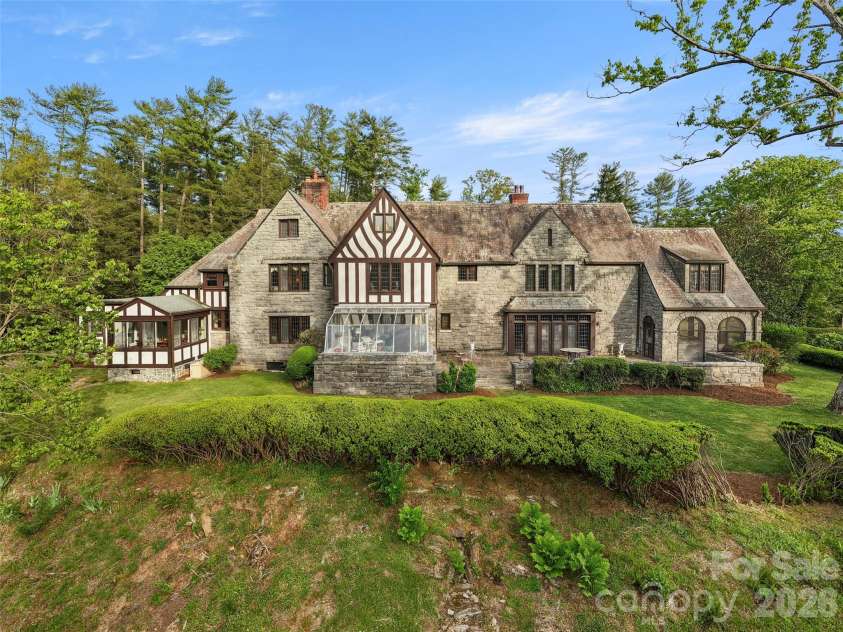 436 Vanderbilt Road, Biltmore Forest, NC 28803.  MLS# CAR4383346, YatesRealty ID 27322. 