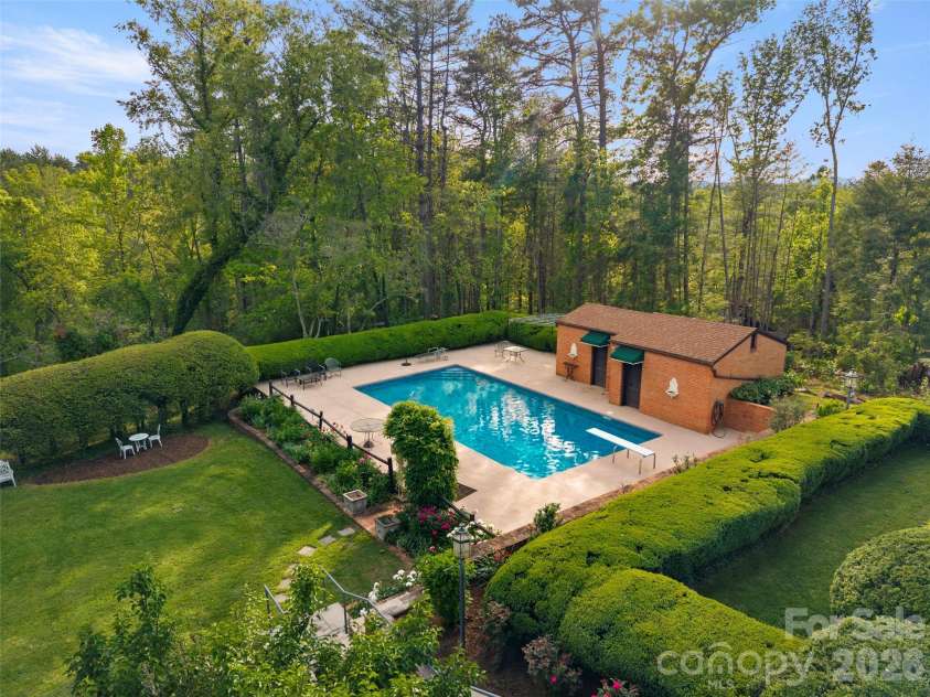 436 Vanderbilt Road, Biltmore Forest, NC 28803.  MLS# CAR4383346, YatesRealty ID 27322. 