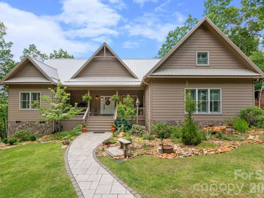 142 Highland Cove, West Jefferson, NC 28694.  MLS# CAR4387566, YatesRealty ID 27323. 