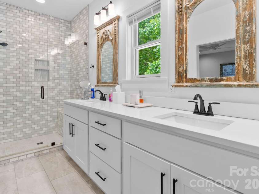 142 Highland Cove, West Jefferson, NC 28694.  MLS# CAR4387566, YatesRealty ID 27323. 