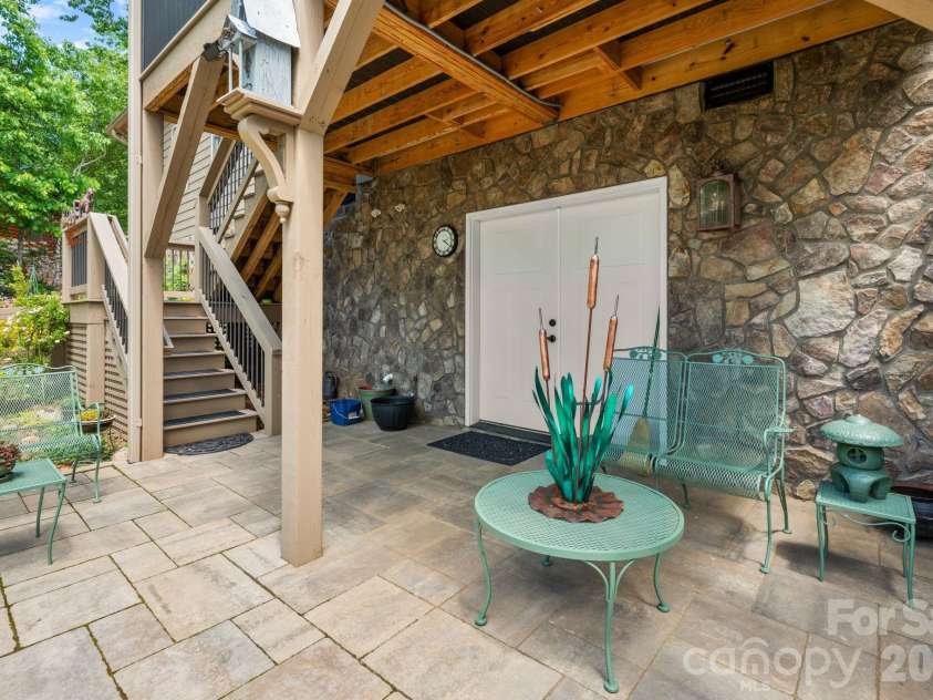 142 Highland Cove, West Jefferson, NC 28694.  MLS# CAR4387566, YatesRealty ID 27323. 