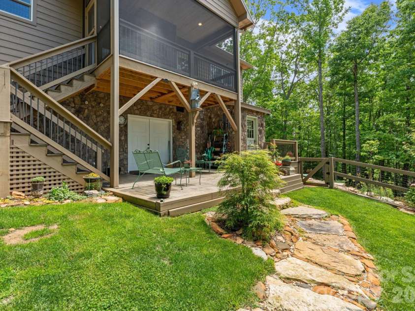 142 Highland Cove, West Jefferson, NC 28694.  MLS# CAR4387566, YatesRealty ID 27323. 