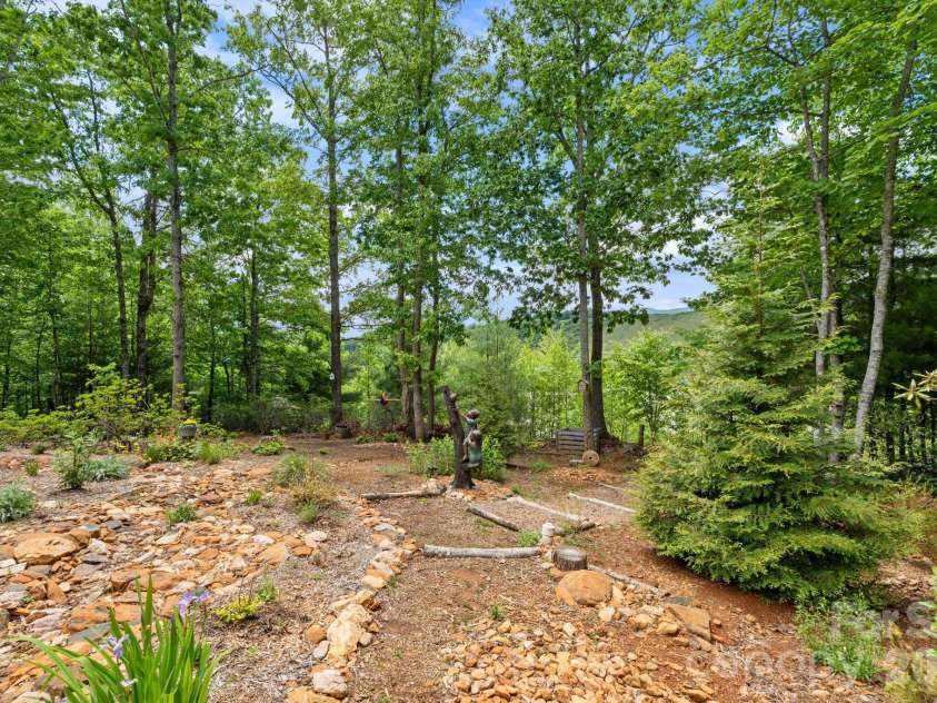 142 Highland Cove, West Jefferson, NC 28694.  MLS# CAR4387566, YatesRealty ID 27323. 
