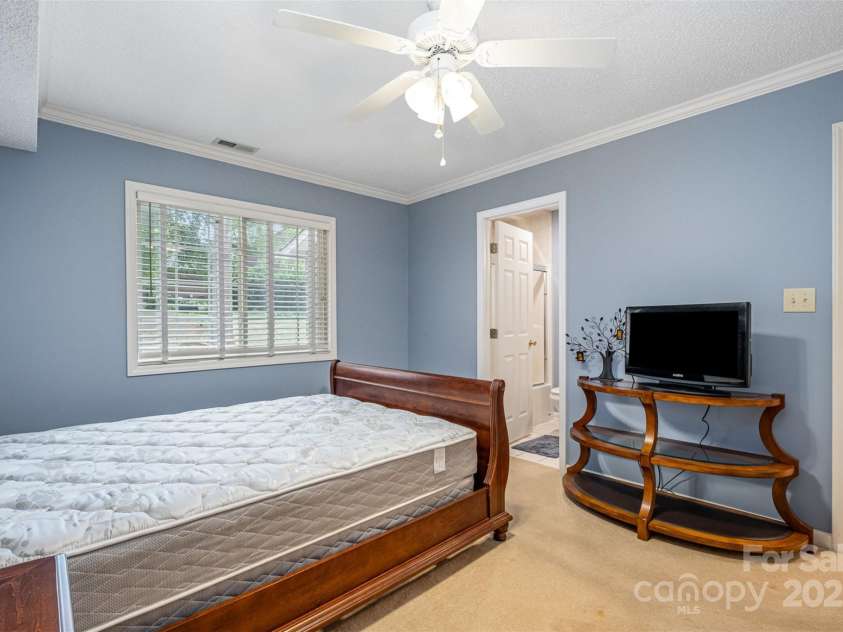 168 Columns Circle, Shelby, NC 28150.  MLS# CAR4282317, YatesRealty ID 27323. Bedroom on main floor...