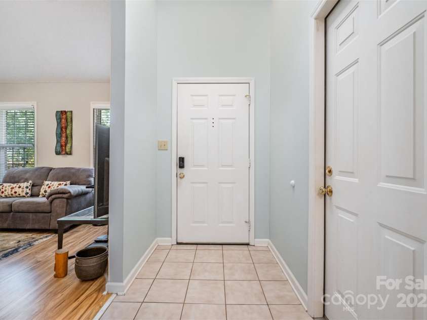 168 Columns Circle, Shelby, NC 28150.  MLS# CAR4282317, YatesRealty ID 27323. Entry hall and door to garage on the right