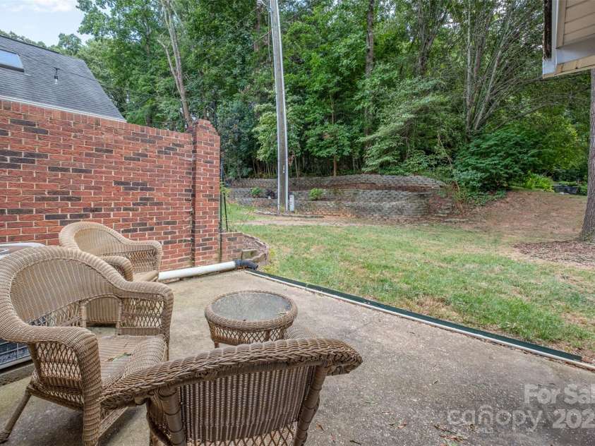 168 Columns Circle, Shelby, NC 28150.  MLS# CAR4282317, YatesRealty ID 27323. Very private back patio...