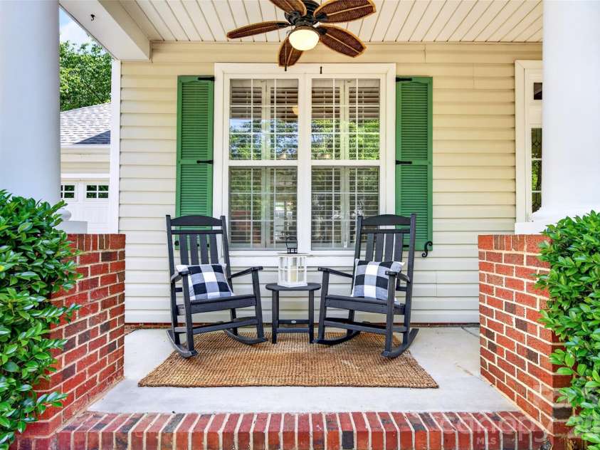 19812 Madison Village Drive, Cornelius, NC 28031.  MLS# CAR4384388, YatesRealty ID 27324. 