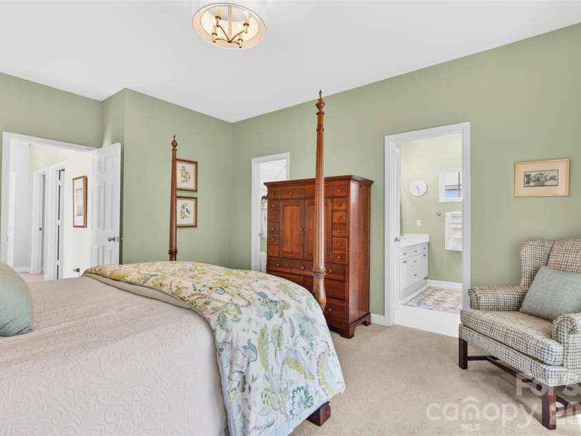 19812 Madison Village Drive, Cornelius, NC 28031.  MLS# CAR4384388, YatesRealty ID 27324. 