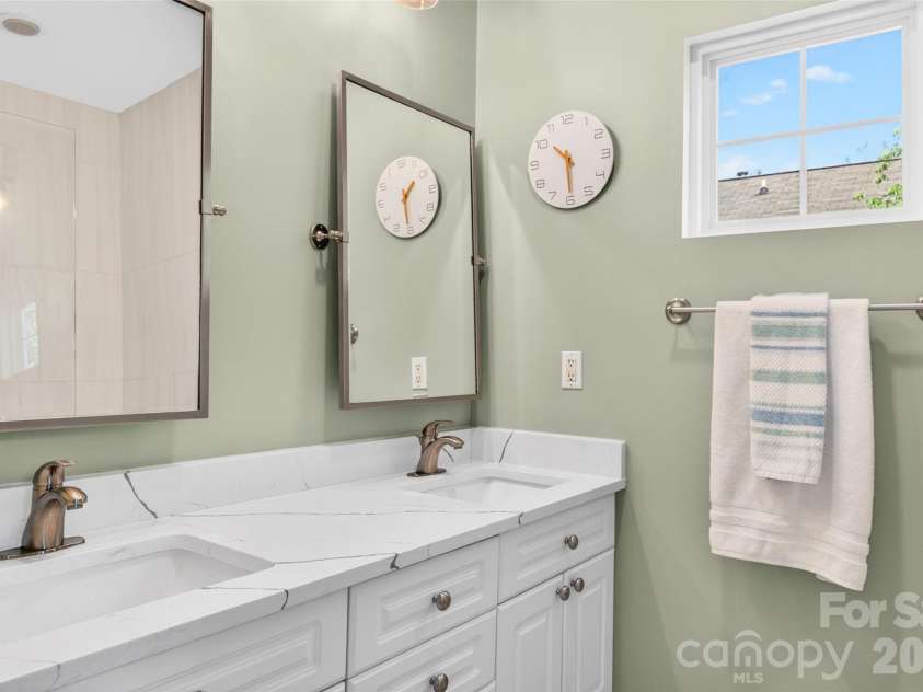 19812 Madison Village Drive, Cornelius, NC 28031.  MLS# CAR4384388, YatesRealty ID 27324. 