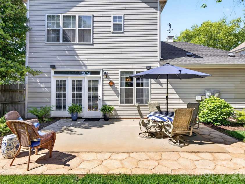 19812 Madison Village Drive, Cornelius, NC 28031.  MLS# CAR4384388, YatesRealty ID 27324. 