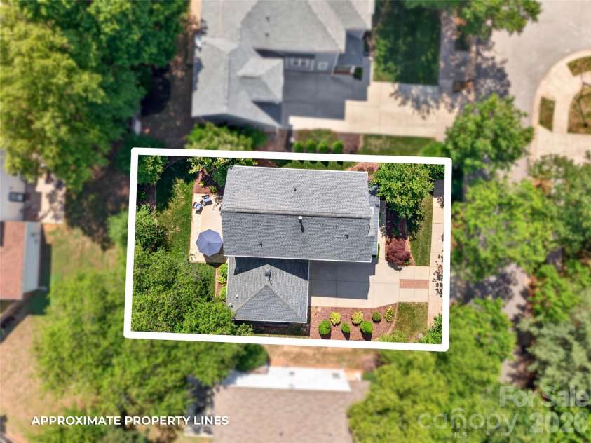 19812 Madison Village Drive, Cornelius, NC 28031.  MLS# CAR4384388, YatesRealty ID 27324. 
