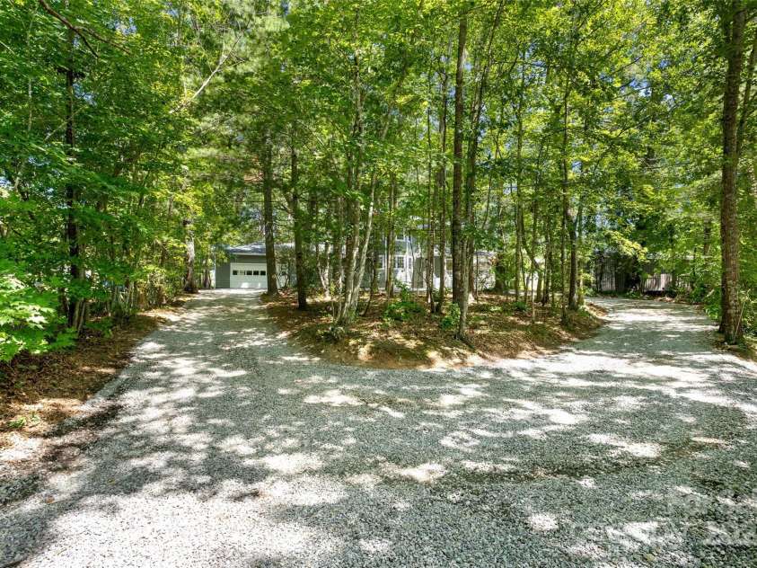 233 Youngs Cove Road, Candler, NC 28715.  MLS# CAR4277512, YatesRealty ID 27324. 