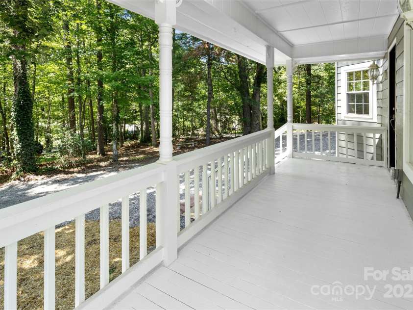 233 Youngs Cove Road, Candler, NC 28715.  MLS# CAR4277512, YatesRealty ID 27324. 