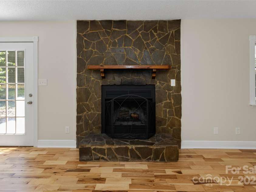 233 Youngs Cove Road, Candler, NC 28715.  MLS# CAR4277512, YatesRealty ID 27324. 