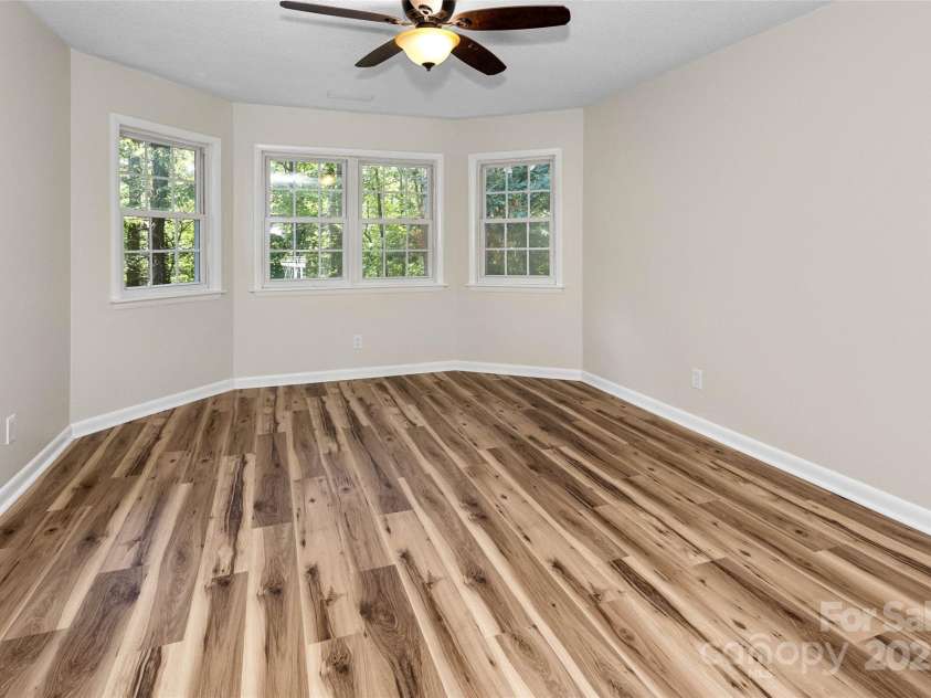 233 Youngs Cove Road, Candler, NC 28715.  MLS# CAR4277512, YatesRealty ID 27324. 