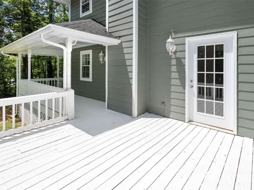 233 Youngs Cove Road, Candler, NC 28715.  MLS# CAR4277512, YatesRealty ID 27324. 