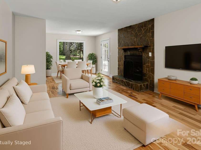 233 Youngs Cove Road, Candler, NC 28715.  MLS# CAR4277512, YatesRealty ID 27324. 