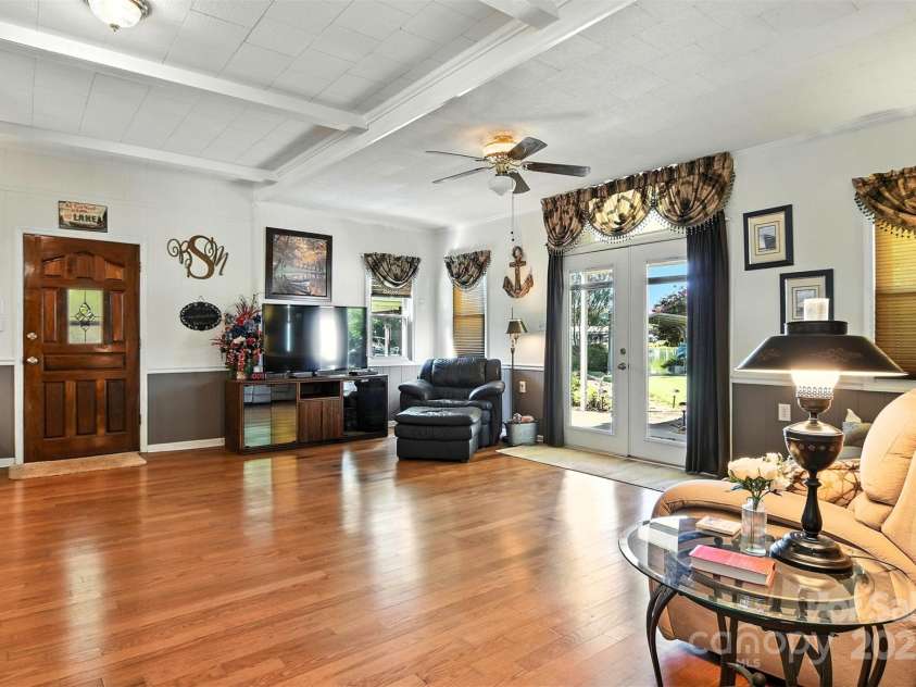 120 Crow Creek Drive, Lexington, NC 27292.  MLS# CAR4281430, YatesRealty ID 27326. 
