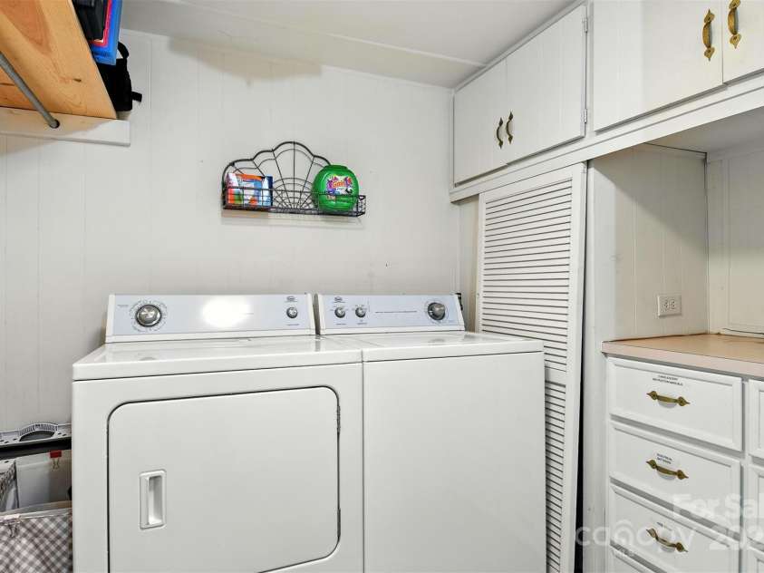 120 Crow Creek Drive, Lexington, NC 27292.  MLS# CAR4281430, YatesRealty ID 27326. 