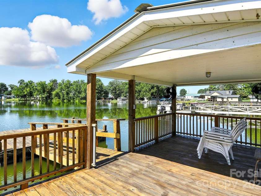 120 Crow Creek Drive, Lexington, NC 27292.  MLS# CAR4281430, YatesRealty ID 27326. 