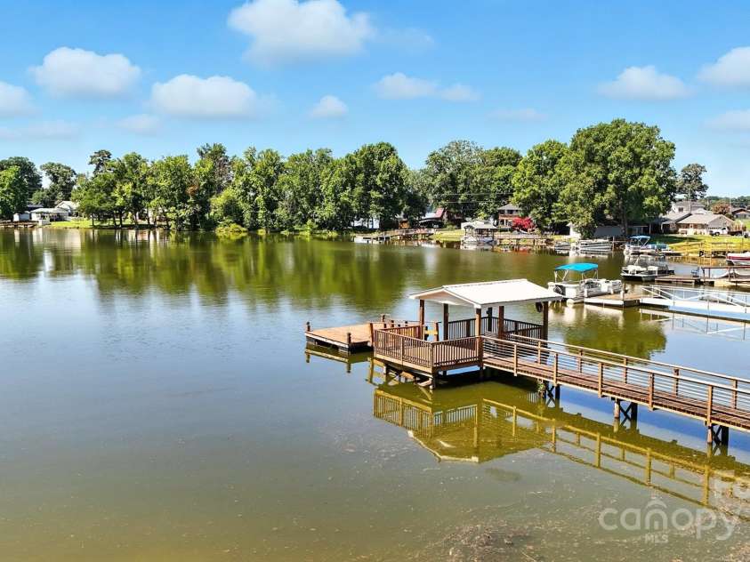 120 Crow Creek Drive, Lexington, NC 27292.  MLS# CAR4281430, YatesRealty ID 27326. 